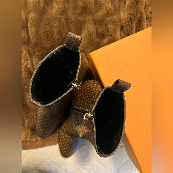 Louis Vuitton boots - Picture 5 of 5